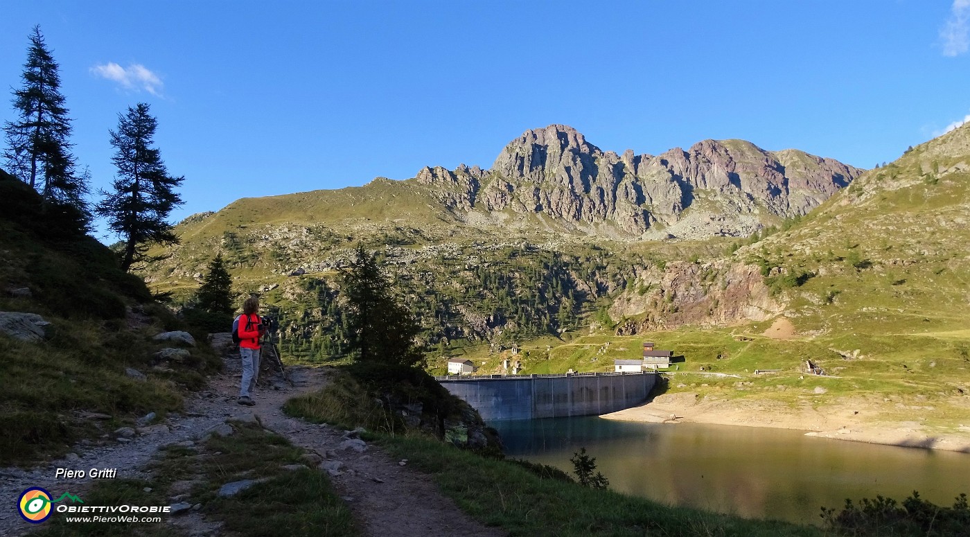 107 Pizzo del Becco dai Laghi Gemelli.JPG